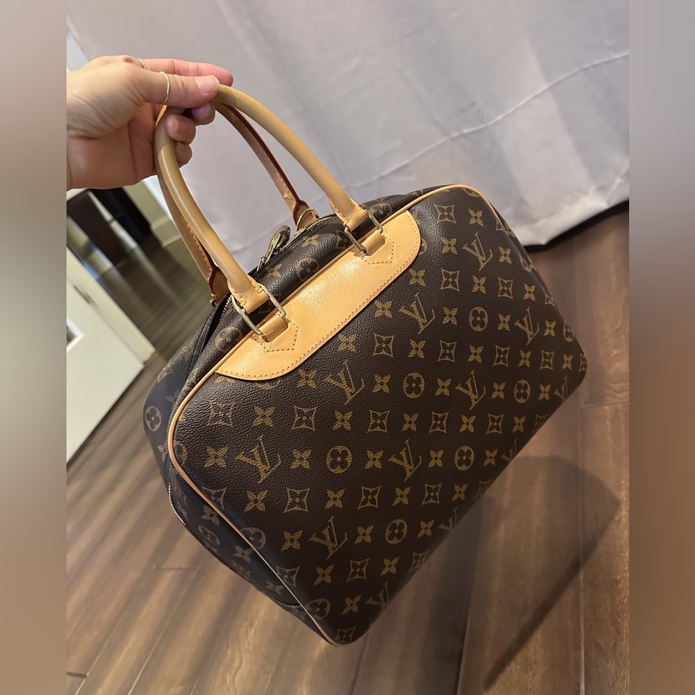 LV - Picture 9 of 13